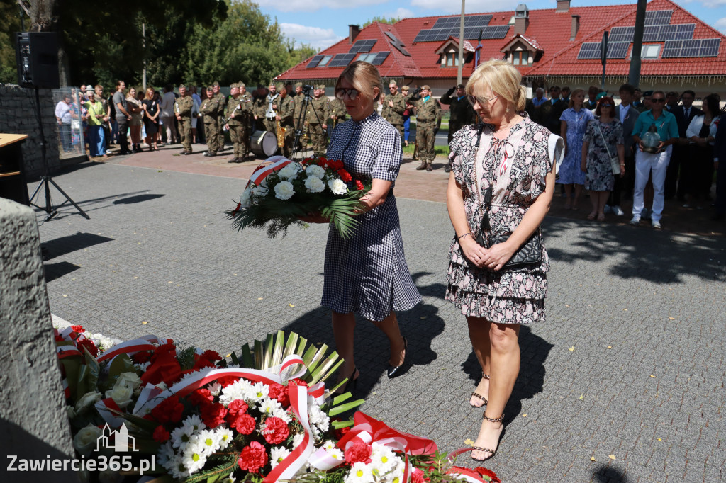 Fotorelacja I: Powiatowe Obchody Święta Wojska Polskiego w Porębie
