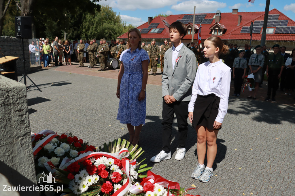 Fotorelacja I: Powiatowe Obchody Święta Wojska Polskiego w Porębie