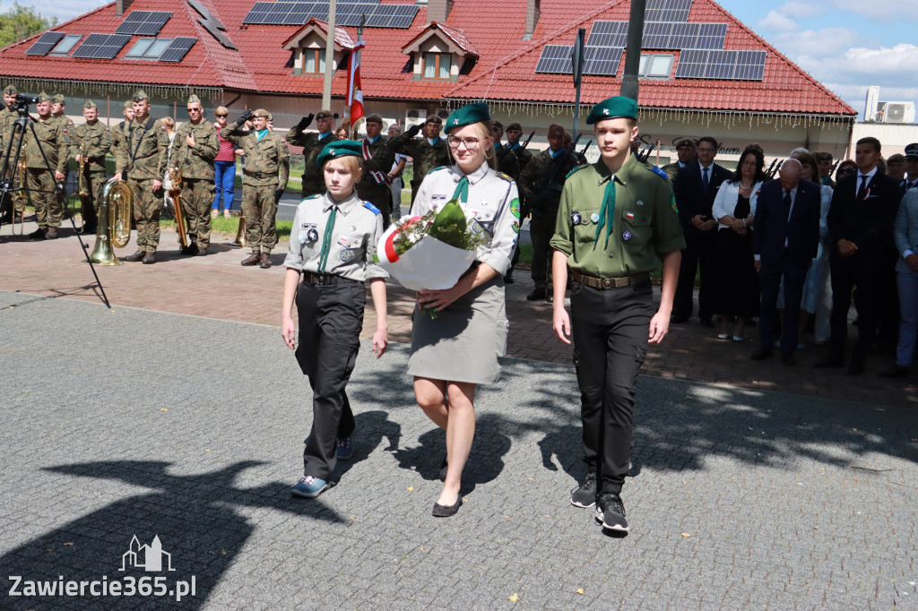 Fotorelacja I: Powiatowe Obchody Święta Wojska Polskiego w Porębie