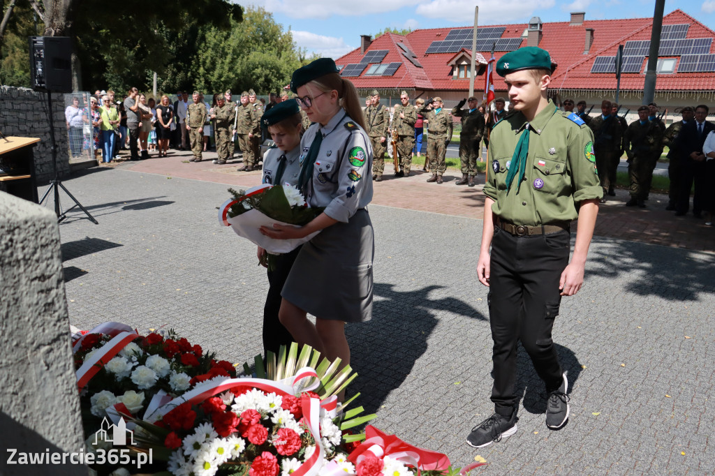 Fotorelacja I: Powiatowe Obchody Święta Wojska Polskiego w Porębie