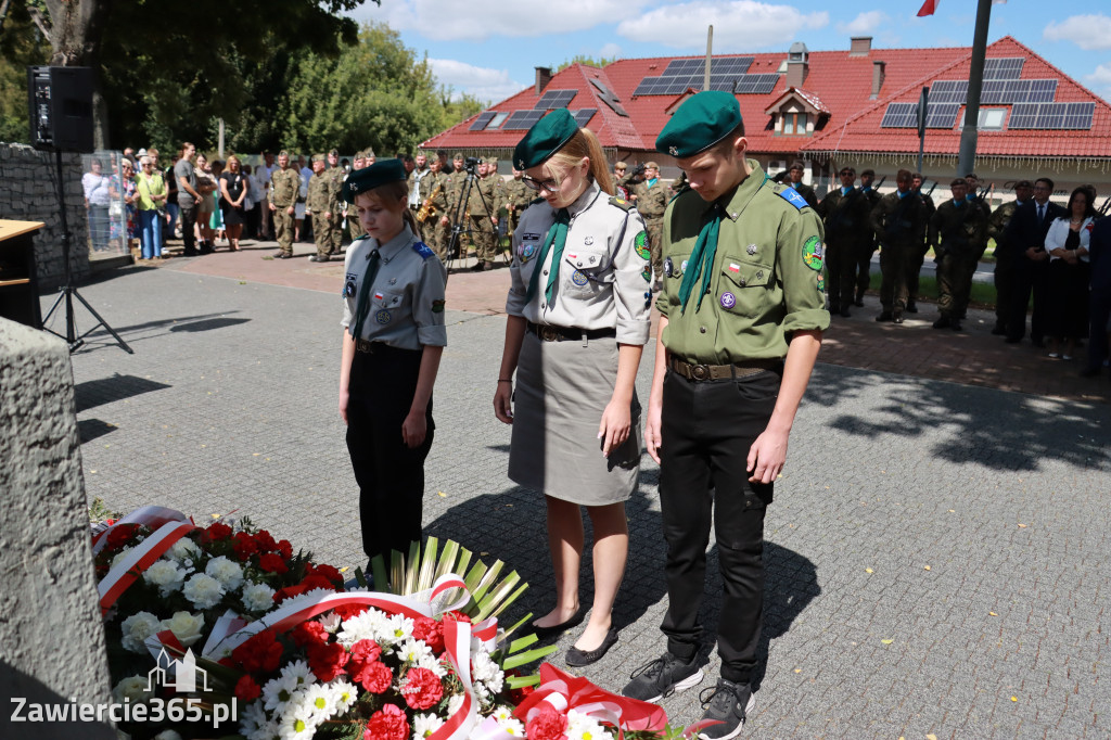 Fotorelacja I: Powiatowe Obchody Święta Wojska Polskiego w Porębie