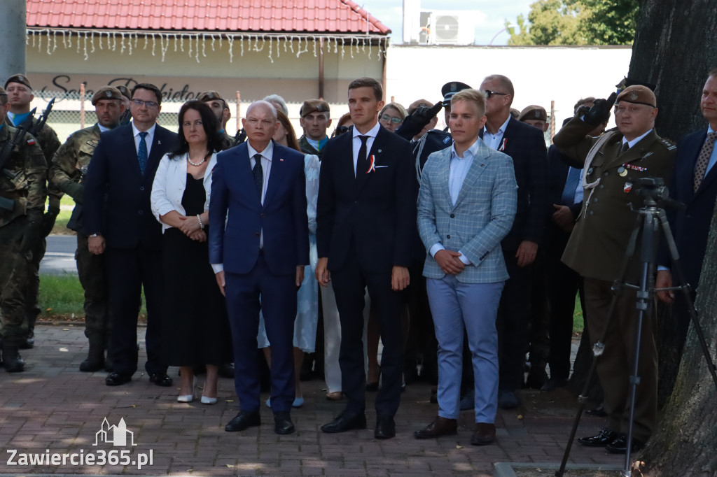 Fotorelacja I: Powiatowe Obchody Święta Wojska Polskiego w Porębie