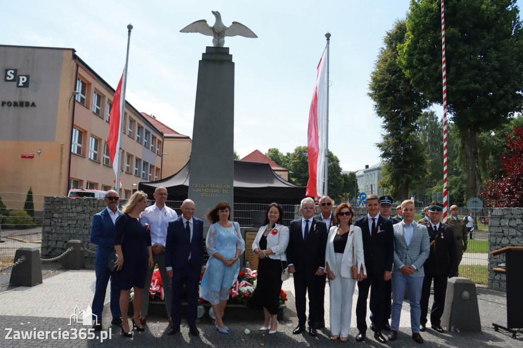 Fotorelacja I: Powiatowe Obchody Święta Wojska Polskiego w Porębie