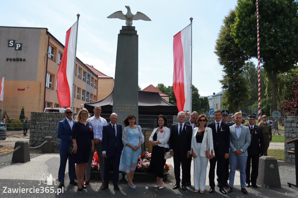 Fotorelacja I: Powiatowe Obchody Święta Wojska Polskiego w Porębie