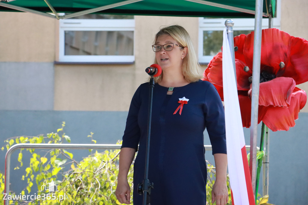 Fotorelacja II: Powiatowe Obchody Święta Wojska Polskiego w Porębie
