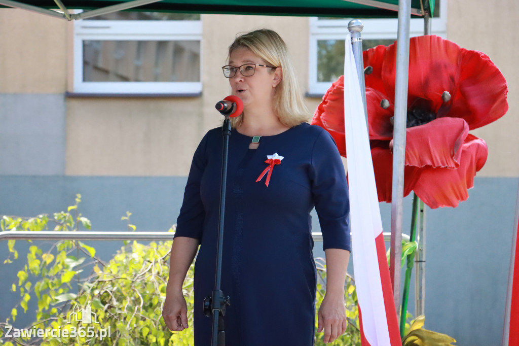 Fotorelacja II: Powiatowe Obchody Święta Wojska Polskiego w Porębie