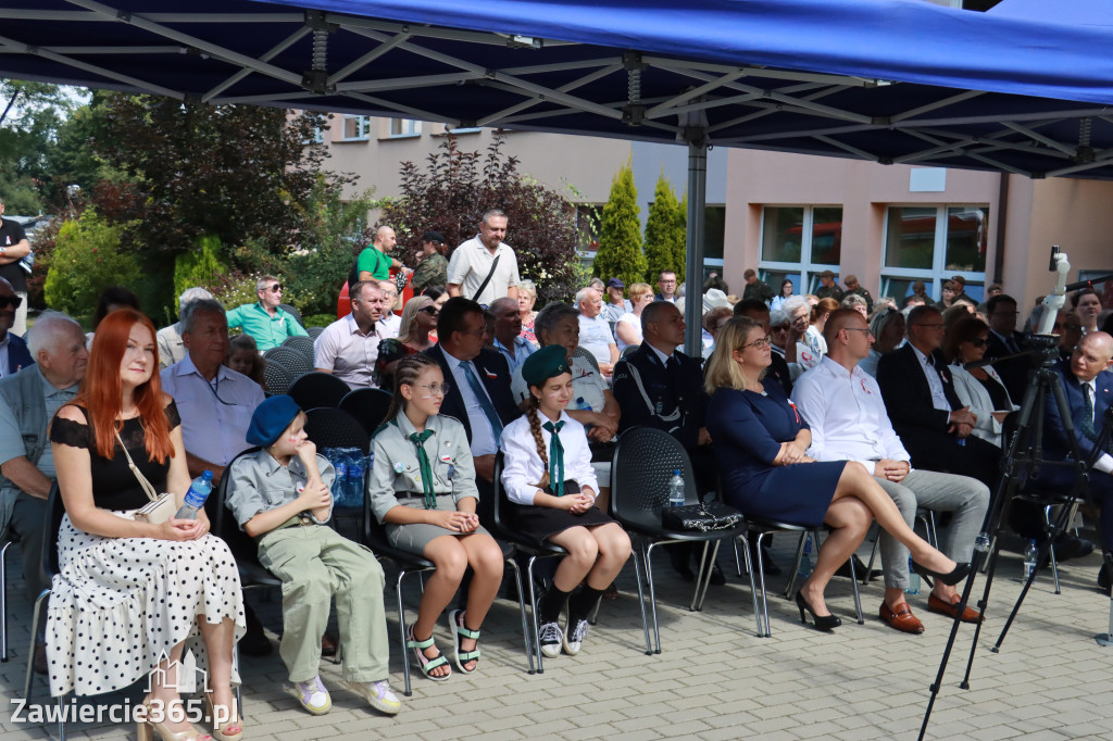Fotorelacja II: Powiatowe Obchody Święta Wojska Polskiego w Porębie