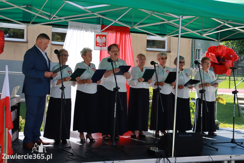 Fotorelacja II: Powiatowe Obchody Święta Wojska Polskiego w Porębie