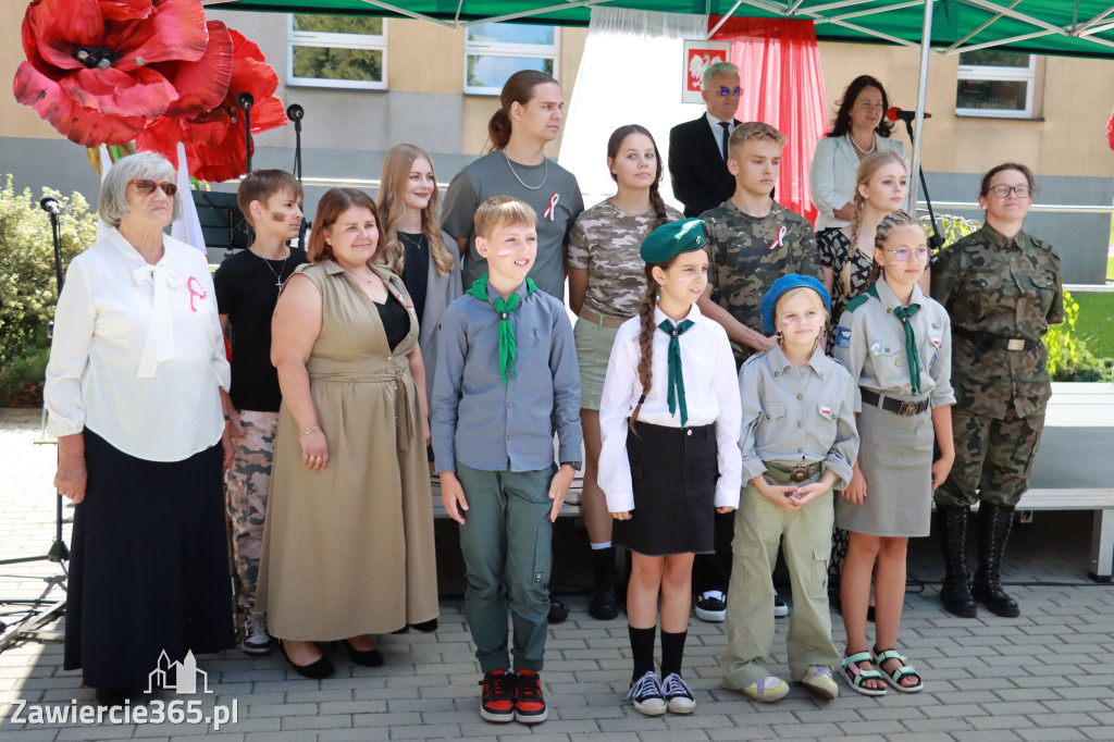 Fotorelacja II: Powiatowe Obchody Święta Wojska Polskiego w Porębie