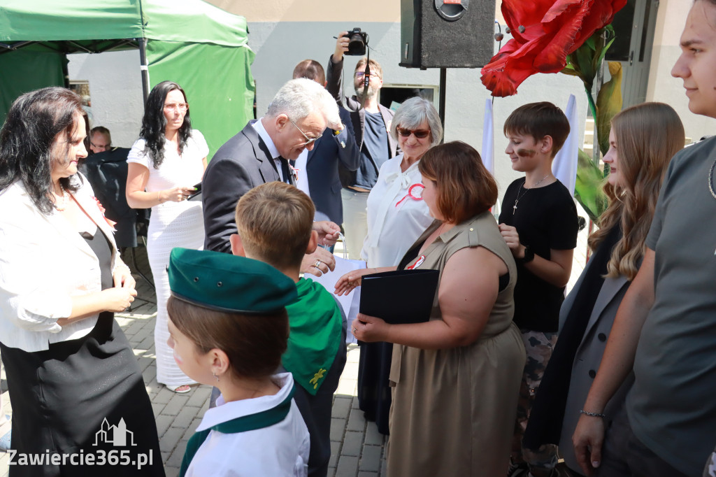 Fotorelacja II: Powiatowe Obchody Święta Wojska Polskiego w Porębie