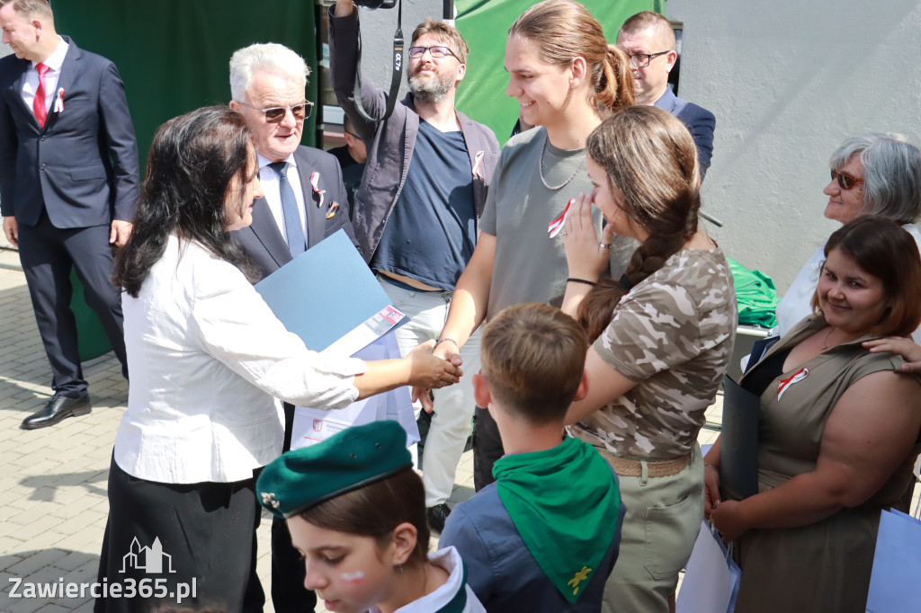 Fotorelacja II: Powiatowe Obchody Święta Wojska Polskiego w Porębie