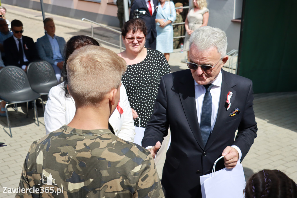 Fotorelacja II: Powiatowe Obchody Święta Wojska Polskiego w Porębie