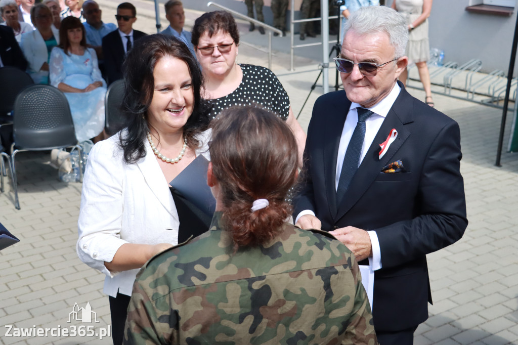 Fotorelacja II: Powiatowe Obchody Święta Wojska Polskiego w Porębie
