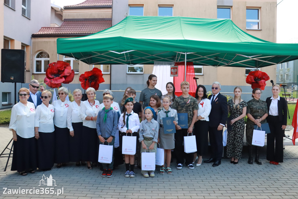 Fotorelacja II: Powiatowe Obchody Święta Wojska Polskiego w Porębie
