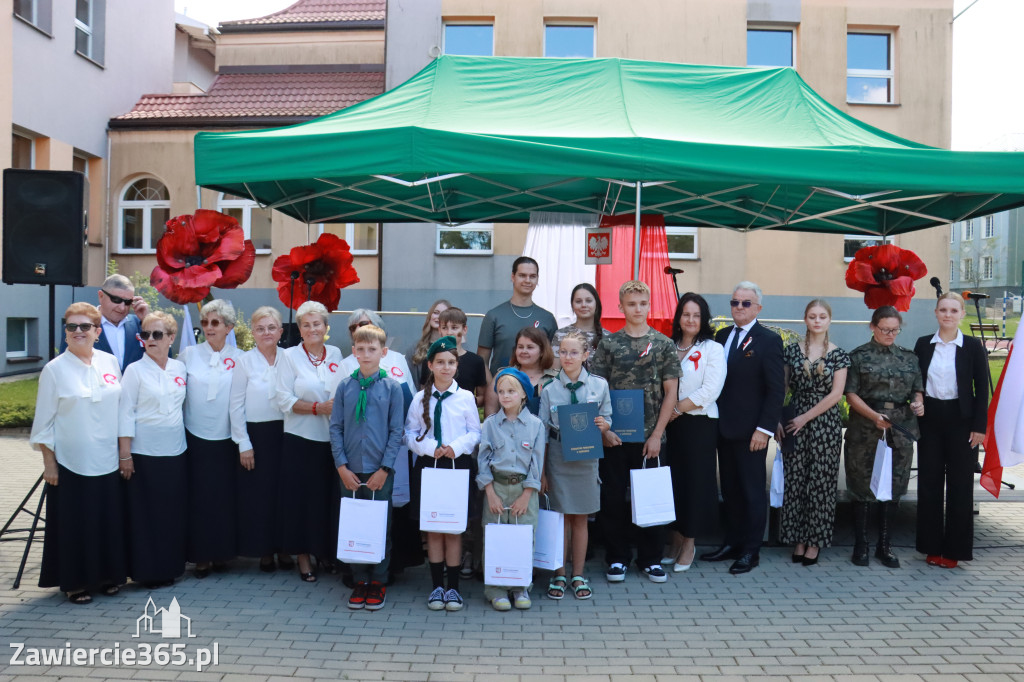 Fotorelacja II: Powiatowe Obchody Święta Wojska Polskiego w Porębie