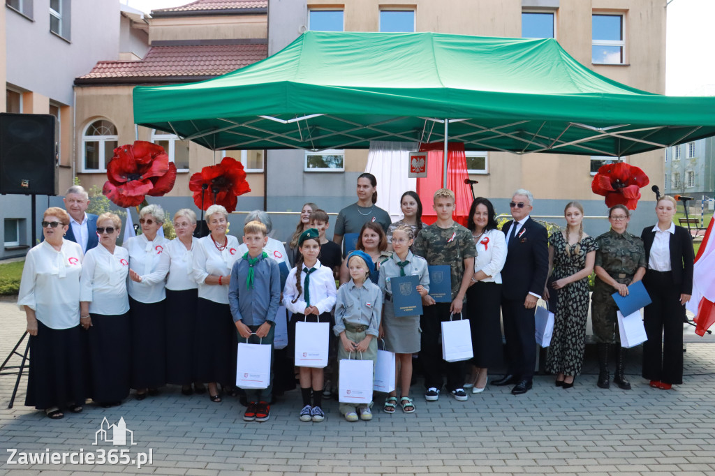 Fotorelacja II: Powiatowe Obchody Święta Wojska Polskiego w Porębie