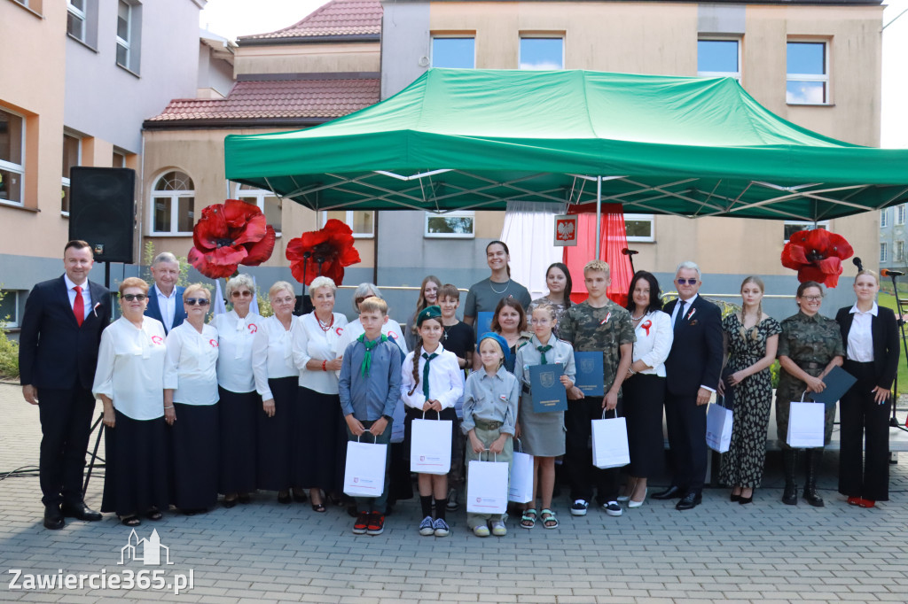 Fotorelacja II: Powiatowe Obchody Święta Wojska Polskiego w Porębie