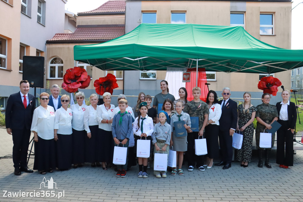 Fotorelacja II: Powiatowe Obchody Święta Wojska Polskiego w Porębie