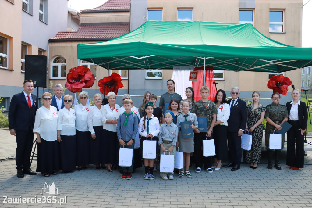 Fotorelacja II: Powiatowe Obchody Święta Wojska Polskiego w Porębie