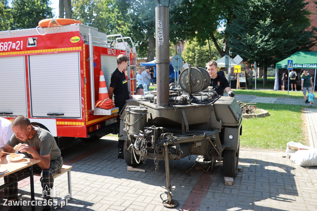 Fotorelacja II: Powiatowe Obchody Święta Wojska Polskiego w Porębie