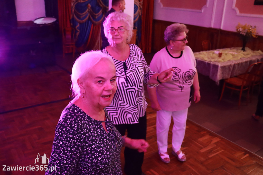 Fotorelacja: Pałacykowy Fajf - Potańcówka w Pałacyku nad Wartą w Zawierciu Kromołowie