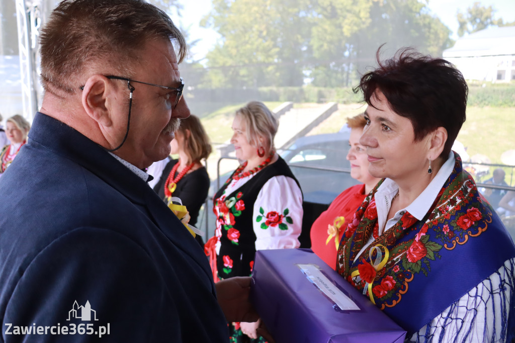Fotorelacja I: GMINNE ŚWIĘTO PLONÓW część oficjalna. Irządze 2025!