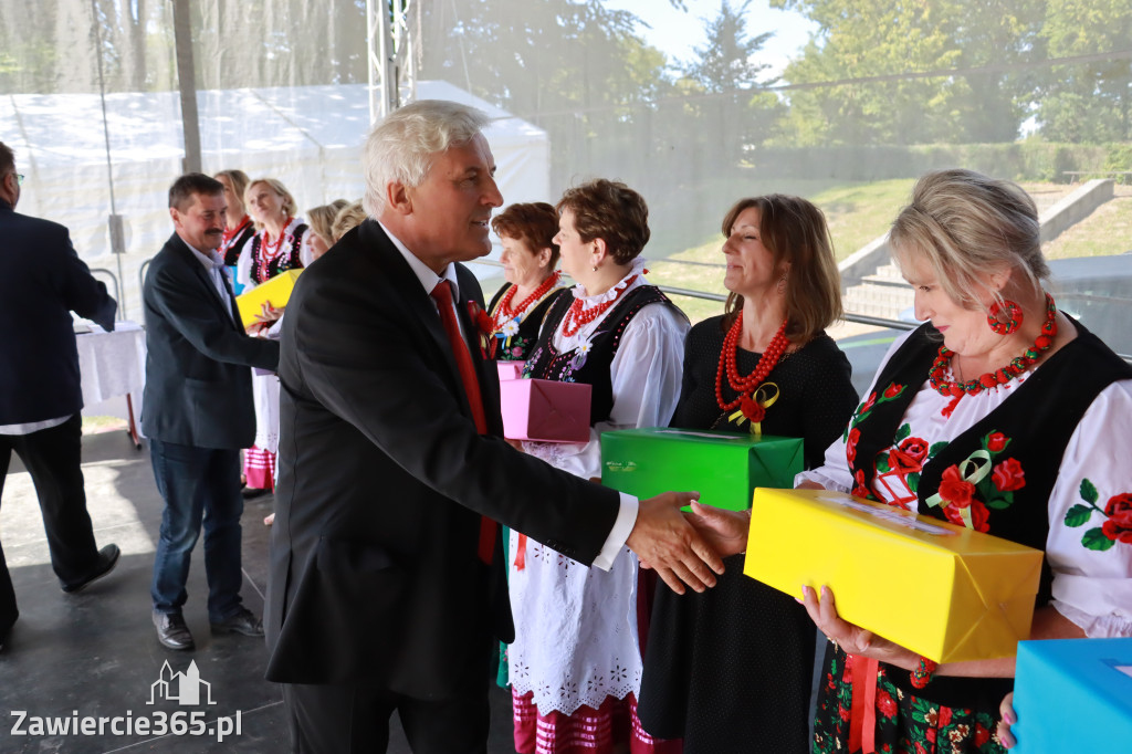 Fotorelacja I: GMINNE ŚWIĘTO PLONÓW część oficjalna. Irządze 2025!