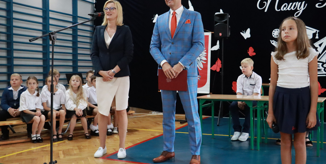 Fotorelacja: Uroczyste Rozpoczęcie Roku Szkolnego 2025/2026 w SP 5 w Zawierciu