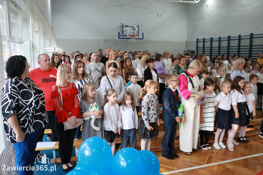 Fotorelacja: Uroczyste Rozpoczęcie Roku Szkolnego 2025/2026 w SP 5 w Zawierciu