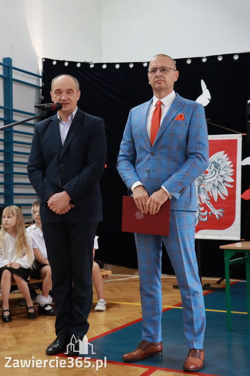 Fotorelacja: Uroczyste Rozpoczęcie Roku Szkolnego 2025/2026 w SP 5 w Zawierciu