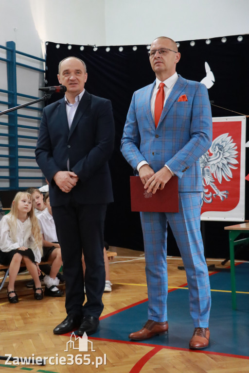 Fotorelacja: Uroczyste Rozpoczęcie Roku Szkolnego 2025/2026 w SP 5 w Zawierciu