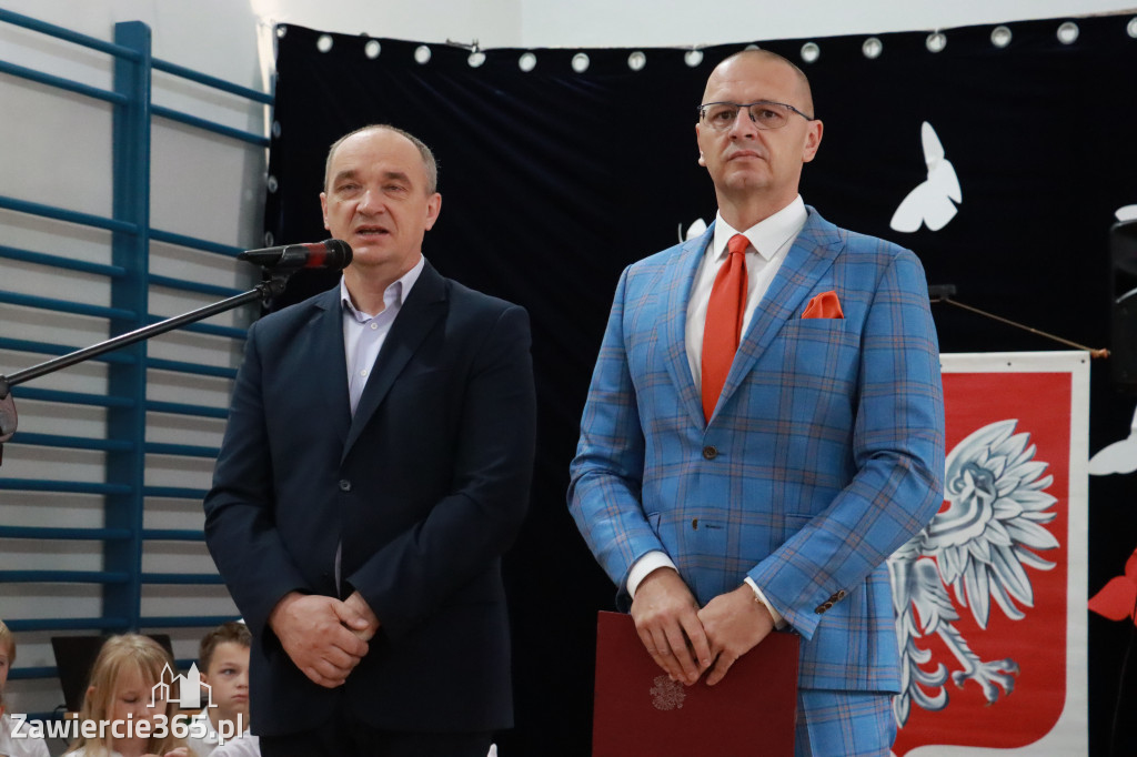 Fotorelacja: Uroczyste Rozpoczęcie Roku Szkolnego 2025/2026 w SP 5 w Zawierciu