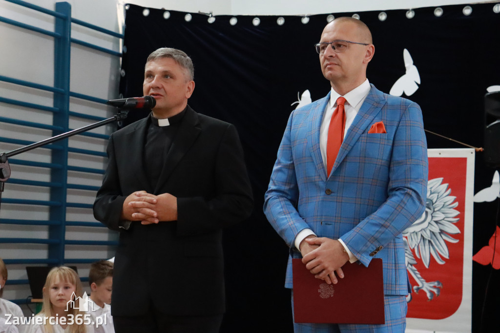 Fotorelacja: Uroczyste Rozpoczęcie Roku Szkolnego 2025/2026 w SP 5 w Zawierciu