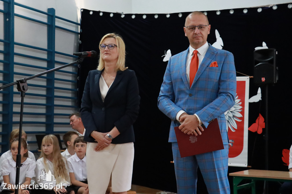 Fotorelacja: Uroczyste Rozpoczęcie Roku Szkolnego 2025/2026 w SP 5 w Zawierciu