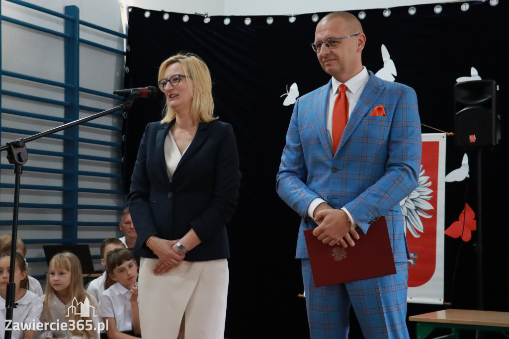 Fotorelacja: Uroczyste Rozpoczęcie Roku Szkolnego 2025/2026 w SP 5 w Zawierciu