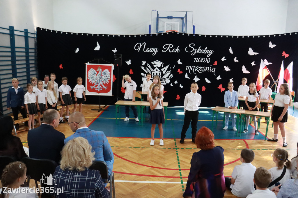 Fotorelacja: Uroczyste Rozpoczęcie Roku Szkolnego 2025/2026 w SP 5 w Zawierciu