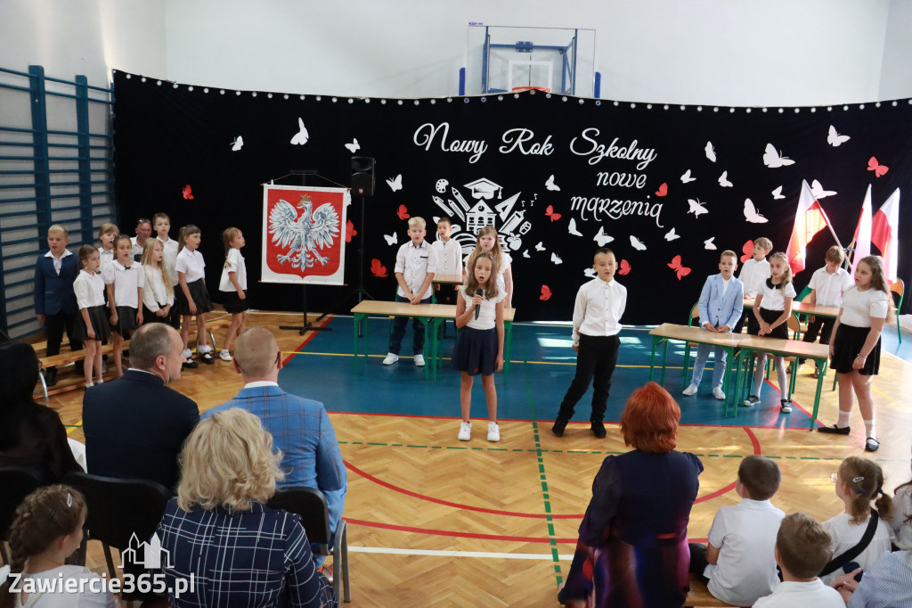 Fotorelacja: Uroczyste Rozpoczęcie Roku Szkolnego 2025/2026 w SP 5 w Zawierciu