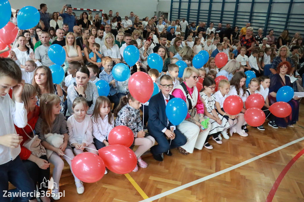 Fotorelacja: Uroczyste Rozpoczęcie Roku Szkolnego 2025/2026 w SP 5 w Zawierciu