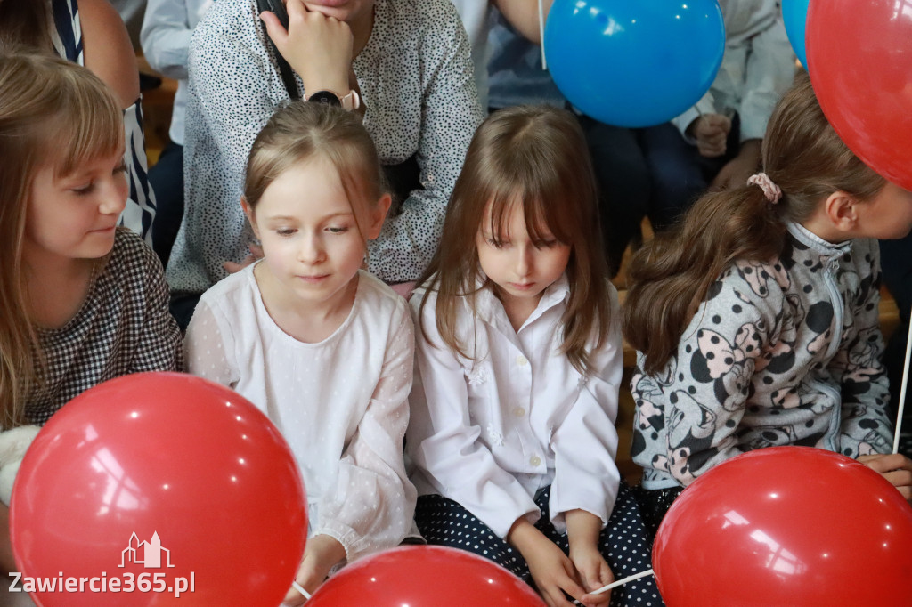 Fotorelacja: Uroczyste Rozpoczęcie Roku Szkolnego 2025/2026 w SP 5 w Zawierciu