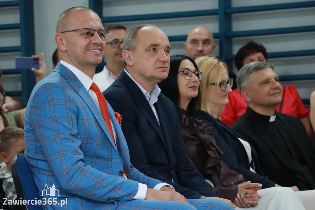 Fotorelacja: Uroczyste Rozpoczęcie Roku Szkolnego 2025/2026 w SP 5 w Zawierciu
