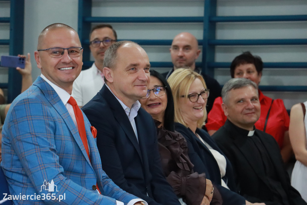 Fotorelacja: Uroczyste Rozpoczęcie Roku Szkolnego 2025/2026 w SP 5 w Zawierciu