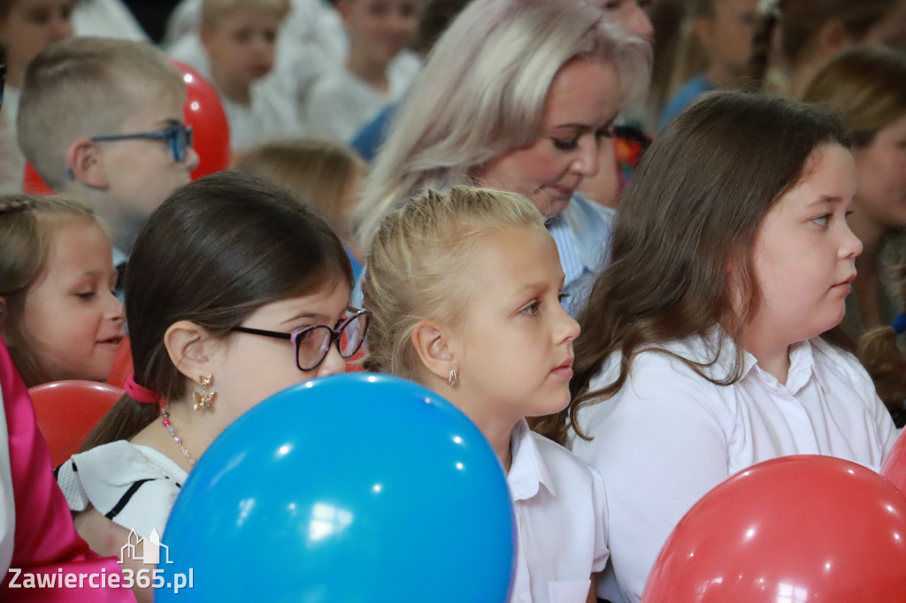 Fotorelacja: Uroczyste Rozpoczęcie Roku Szkolnego 2025/2026 w SP 5 w Zawierciu