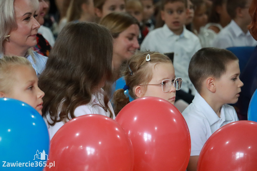Fotorelacja: Uroczyste Rozpoczęcie Roku Szkolnego 2025/2026 w SP 5 w Zawierciu