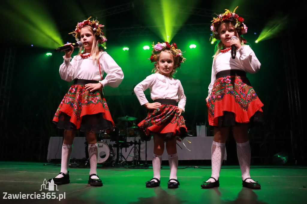 Fotorelacja III: XXVI Dożynki Powiatowo - Gminne w Łazach