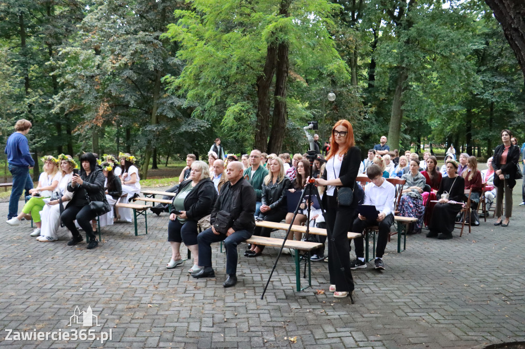 Fotorelacja: Narodowe Czytanie w Zawierciu