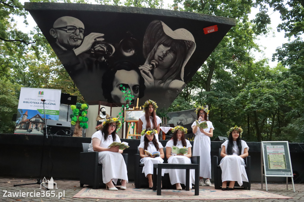 Fotorelacja: Narodowe Czytanie w Zawierciu