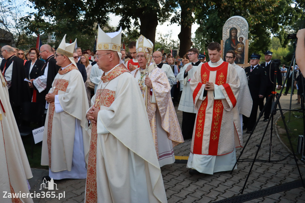 Fotorelacja I: Uroczysta Koronacja Cudownego Obrazu Matki Bożej Skarżyckiej