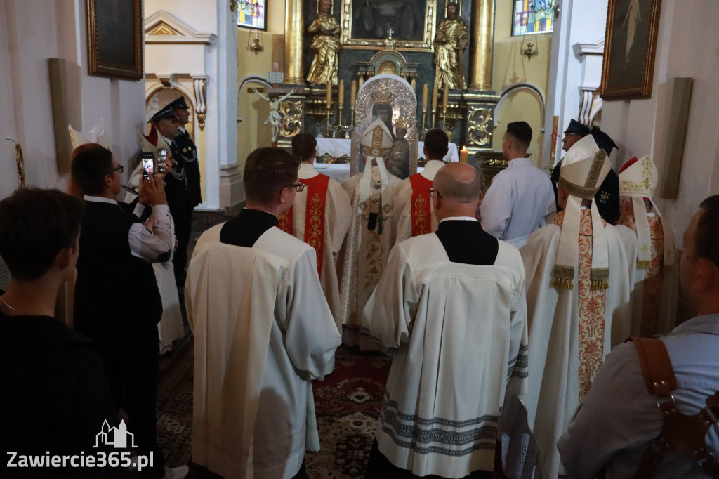 Fotorelacja II: Uroczysta Koronacja Cudownego Obrazu Matki Bożej Skarżyckiej