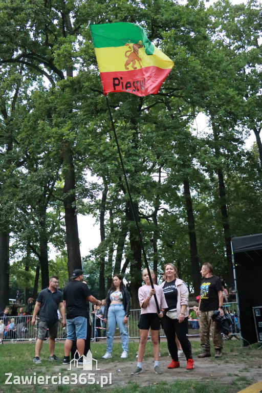 Fotorelacja I: Żywa Scena Zawiercie – Festiwal Reggae. Koncert zespołu KOŁTUN!