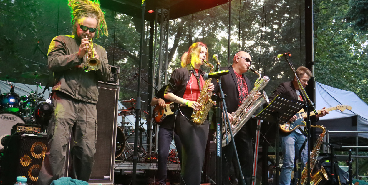 Fotorelacja II: Żywa Scena Zawiercie – Festiwal Reggae. Koncert zespołu KONOPIANS